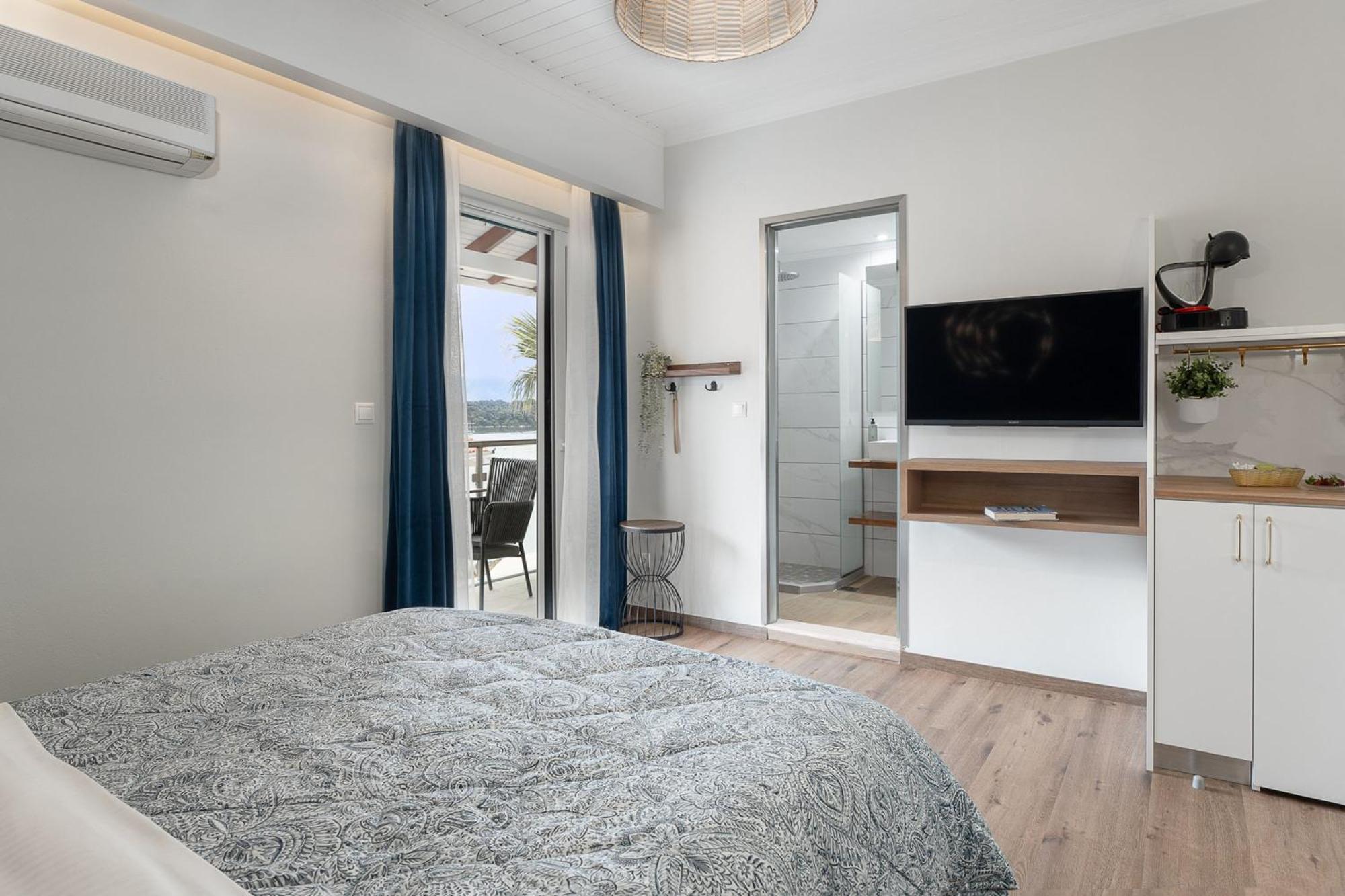 Captain'S Seafront Apartments Нидри Экстерьер фото
