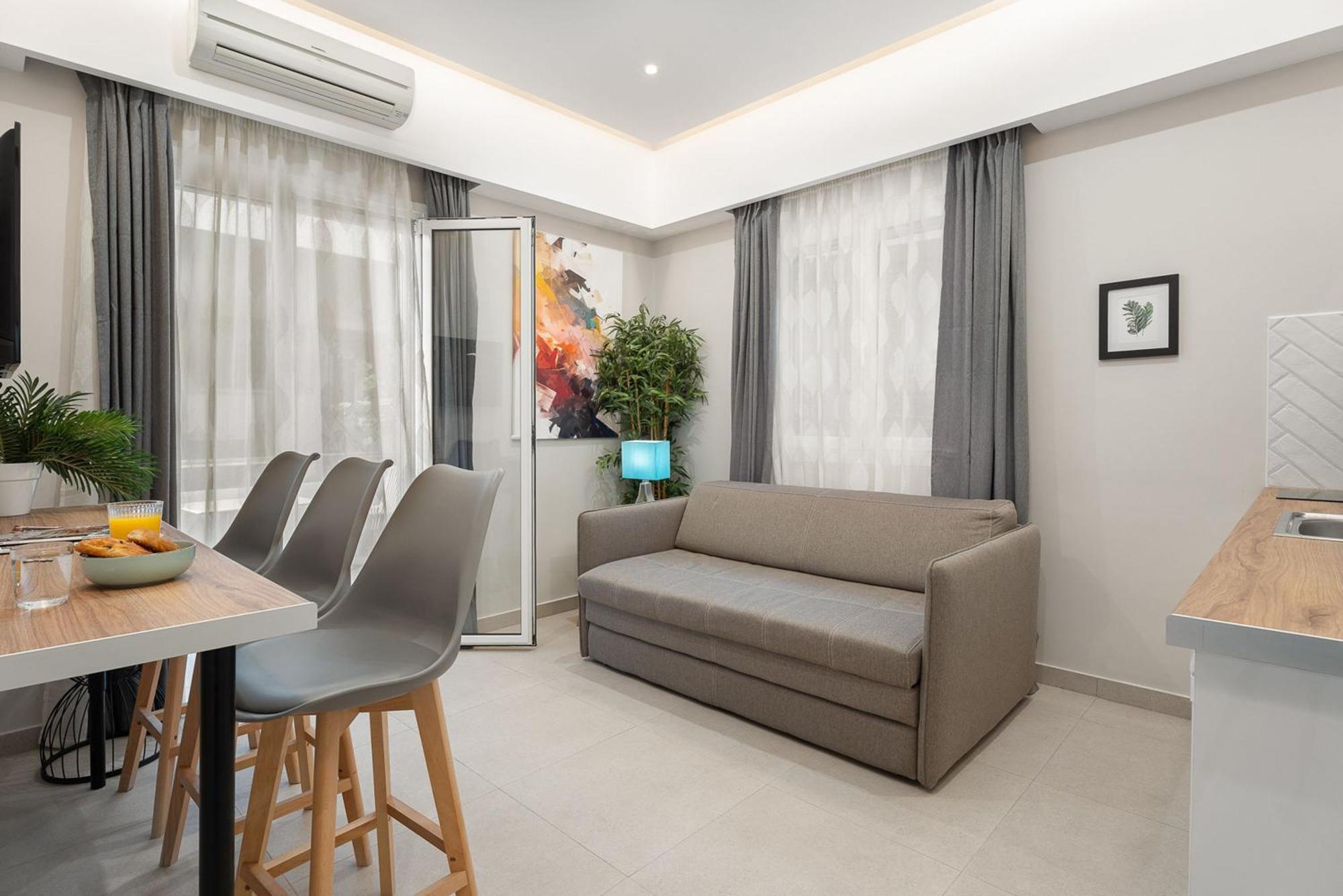 Captain'S Seafront Apartments Нидри Экстерьер фото